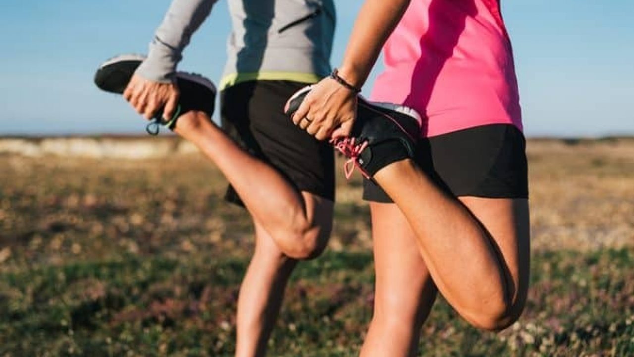 Bài tập giãn cơ chân là một phần quan trọng trong quá trình chạy bộ